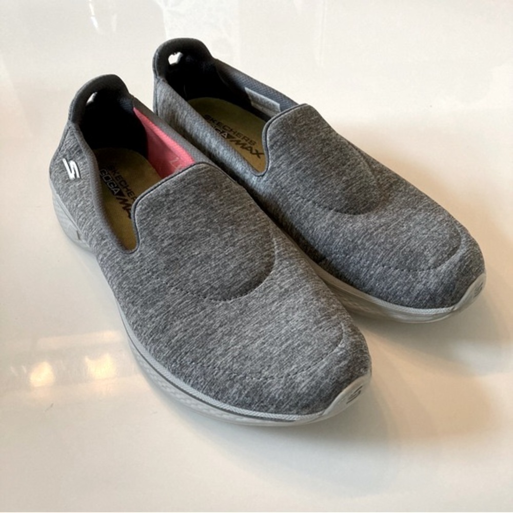 Skechers Goga Max Slip Ons